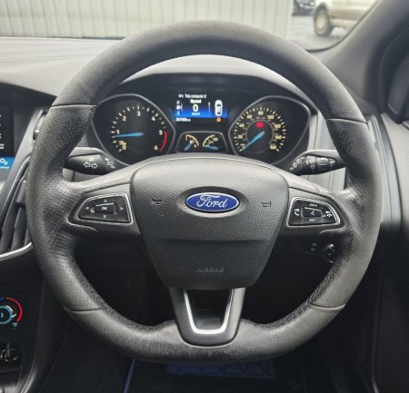 2017 Ford Focus - photo 16