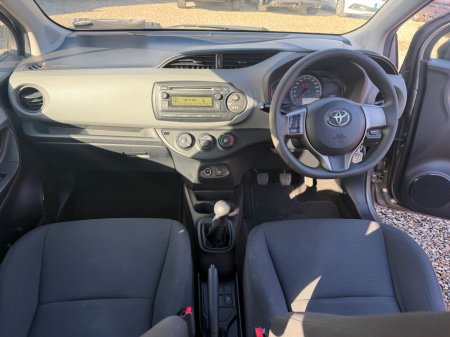 2015 Toyota Yaris - photo 10