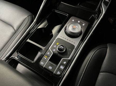 2025 Kia Sorento - photo 4