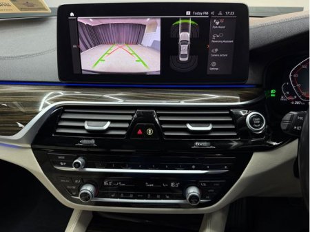 2021 BMW 5-Series - photo 24