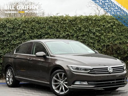 2018 Volkswagen Passat HIGHLINE 1.4 TSI AUTO // SERVICE HISTORY // DRIVER MASSAGE SEATS // 360 PARKING CAMERAS