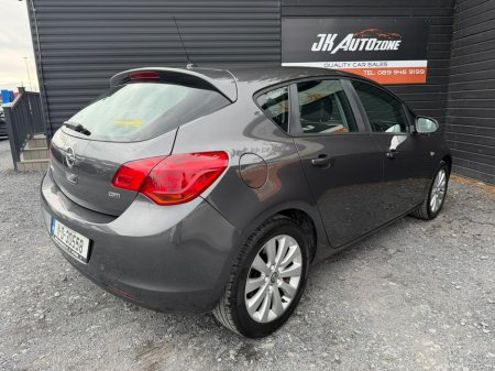 2011 Opel Astra - photo 6