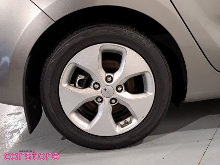 2016 Kia Carens - photo 14