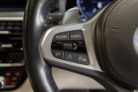 2023 BMW 5-Series - photo 15