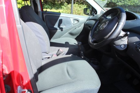2004 Toyota Yaris - photo 8