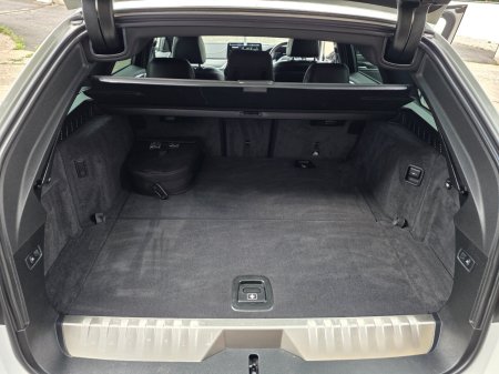 2023 BMW 5-Series - photo 9