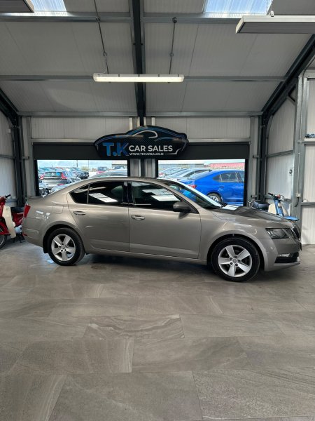 2019 Skoda Octavia - photo 2