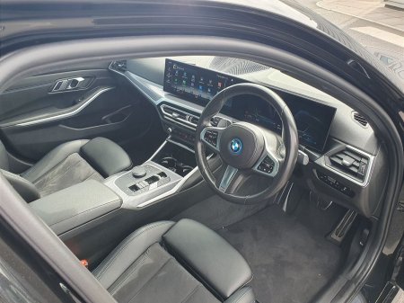 2023 BMW 3-Series - photo 6