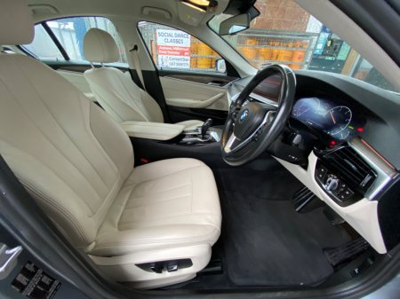 2020 BMW 5-Series - photo 15