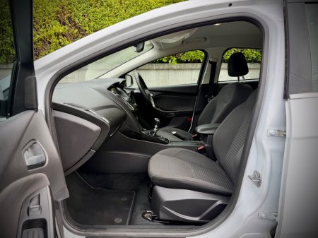 2018 Ford Focus - photo 17