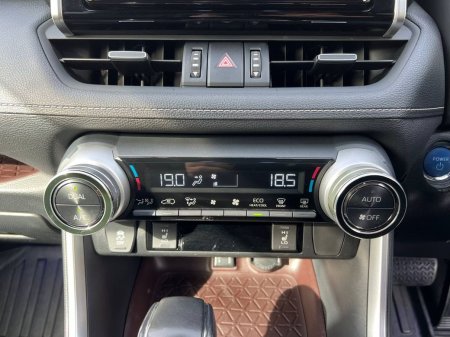 2020 Toyota RAV4 - photo 7