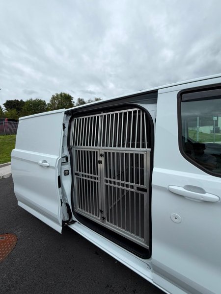 2025 Ford Transit Custom - photo 8