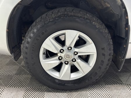 2020 Toyota Land Cruiser - photo 6