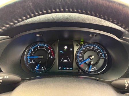 2025 Toyota Hilux - photo 13