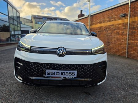 2025 Volkswagen Tiguan - photo 5