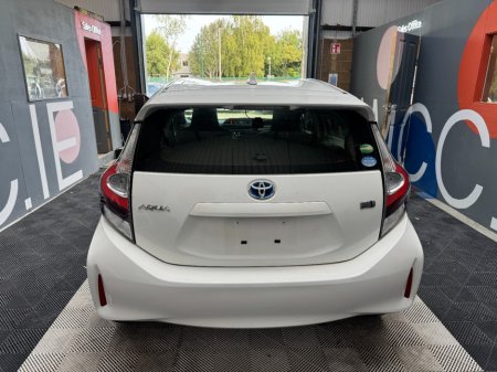 2021 Toyota Aqua - photo 4