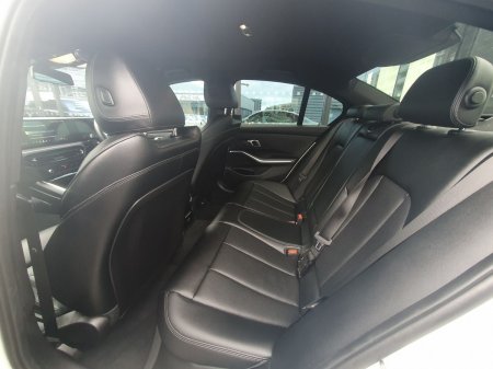 2025 BMW 3-Series - photo 22