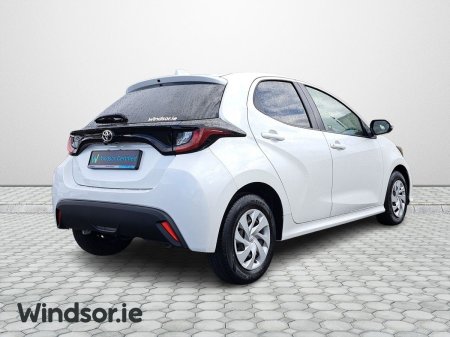 2021 Toyota Yaris - photo 2