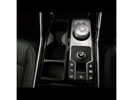 2025 Kia Sorento - photo 28