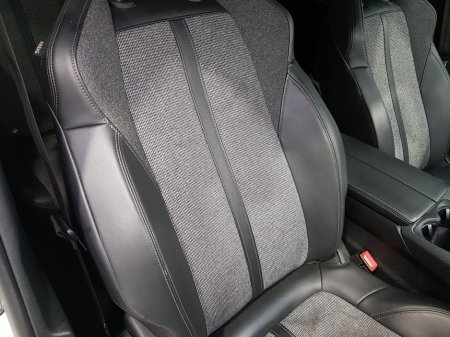 2018 Peugeot 5008 - photo 18