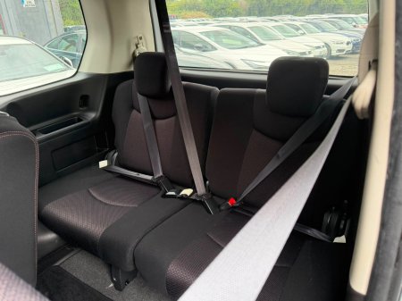 2013 Nissan Serena - photo 18