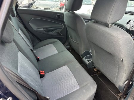 2011 Ford Fiesta - photo 17