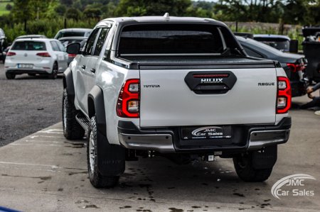 2024 Toyota Hilux - photo 8