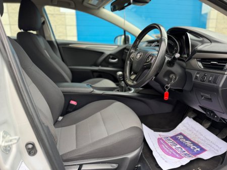 2016 Toyota Avensis - photo 6