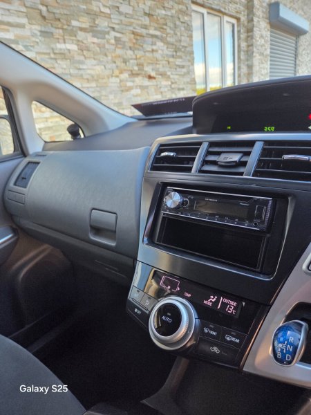2014 Toyota Prius - photo 16