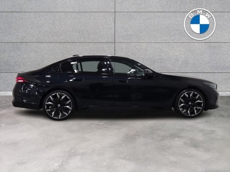 2025 BMW 5-Series - photo 26