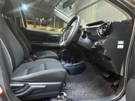 2015 Toyota Aqua - photo 9