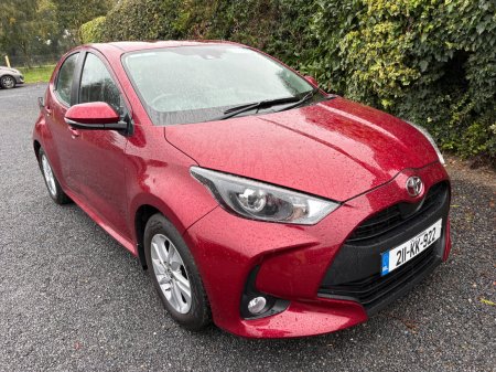 2021 Toyota Yaris - photo 2