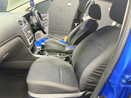 2005 Ford Focus - photo 15