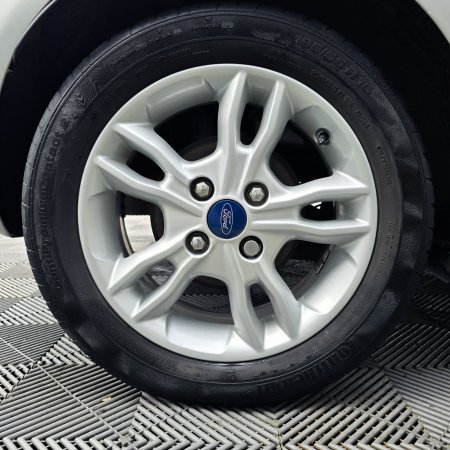2017 Ford Fiesta - photo 8