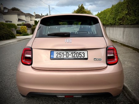2025 Fiat 500e - photo 5