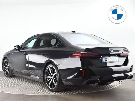 2024 BMW 5-Series - photo 2