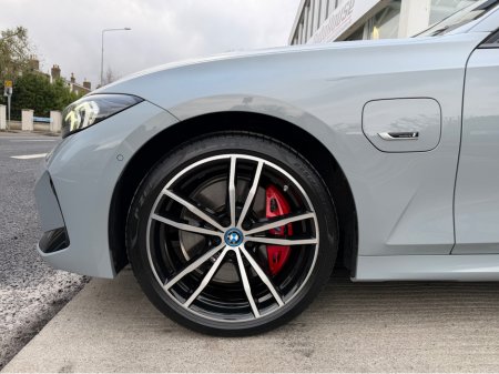 2023 BMW 3-Series - photo 13