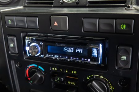 2017 Land Rover Defender - photo 17