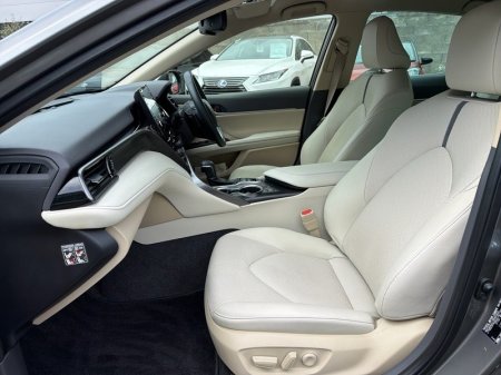 2023 Toyota Camry - photo 6