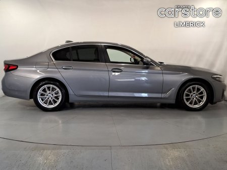 2023 BMW 5-Series - photo 2
