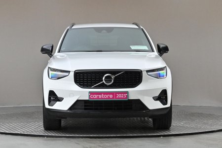 2023 Volvo XC40 - photo 2
