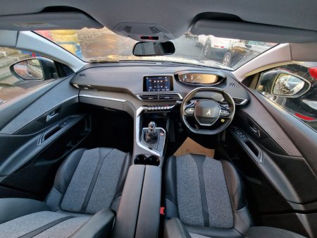 2018 Peugeot 5008 - photo 18