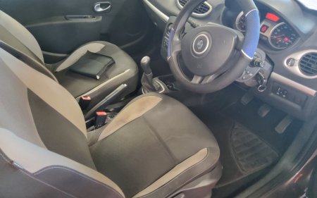 2010 Renault Clio - photo 13
