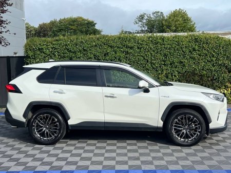 2020 Toyota RAV4 - photo 2