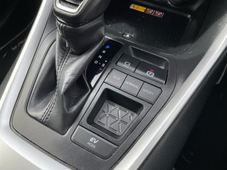 2025 Toyota RAV4 - photo 19