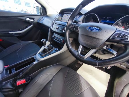 2017 Ford Focus - photo 10