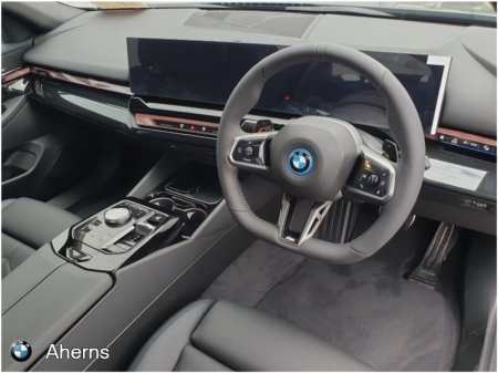2026 BMW 5-Series - photo 15
