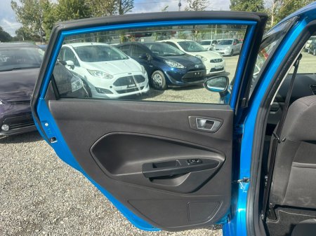 2015 Ford Fiesta - photo 12