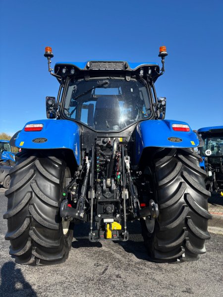 0 New Holland T7.225 - photo 4