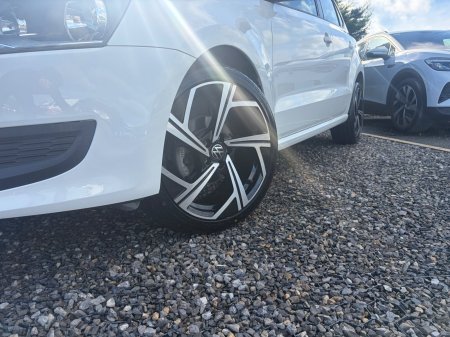 2014 Volkswagen Polo - photo 2